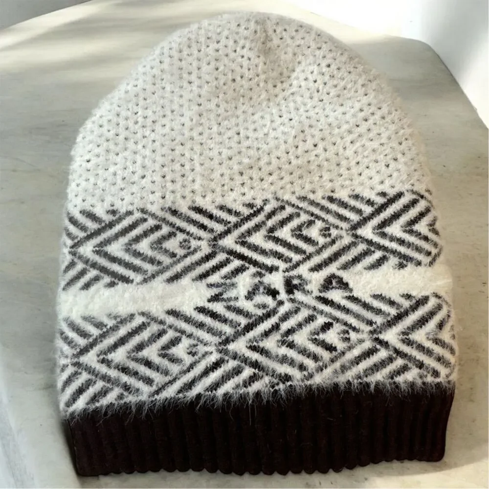 ZARA Winter Knit Beanie Hat Black Cream Logo Design